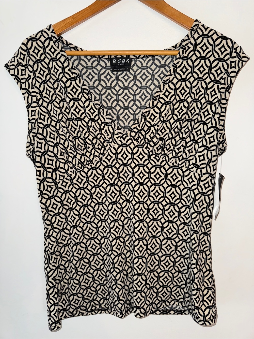 BCBG Paris Womens Matte‎ Jersey Knit Top V-Neck Geometric Print Vellum Black L